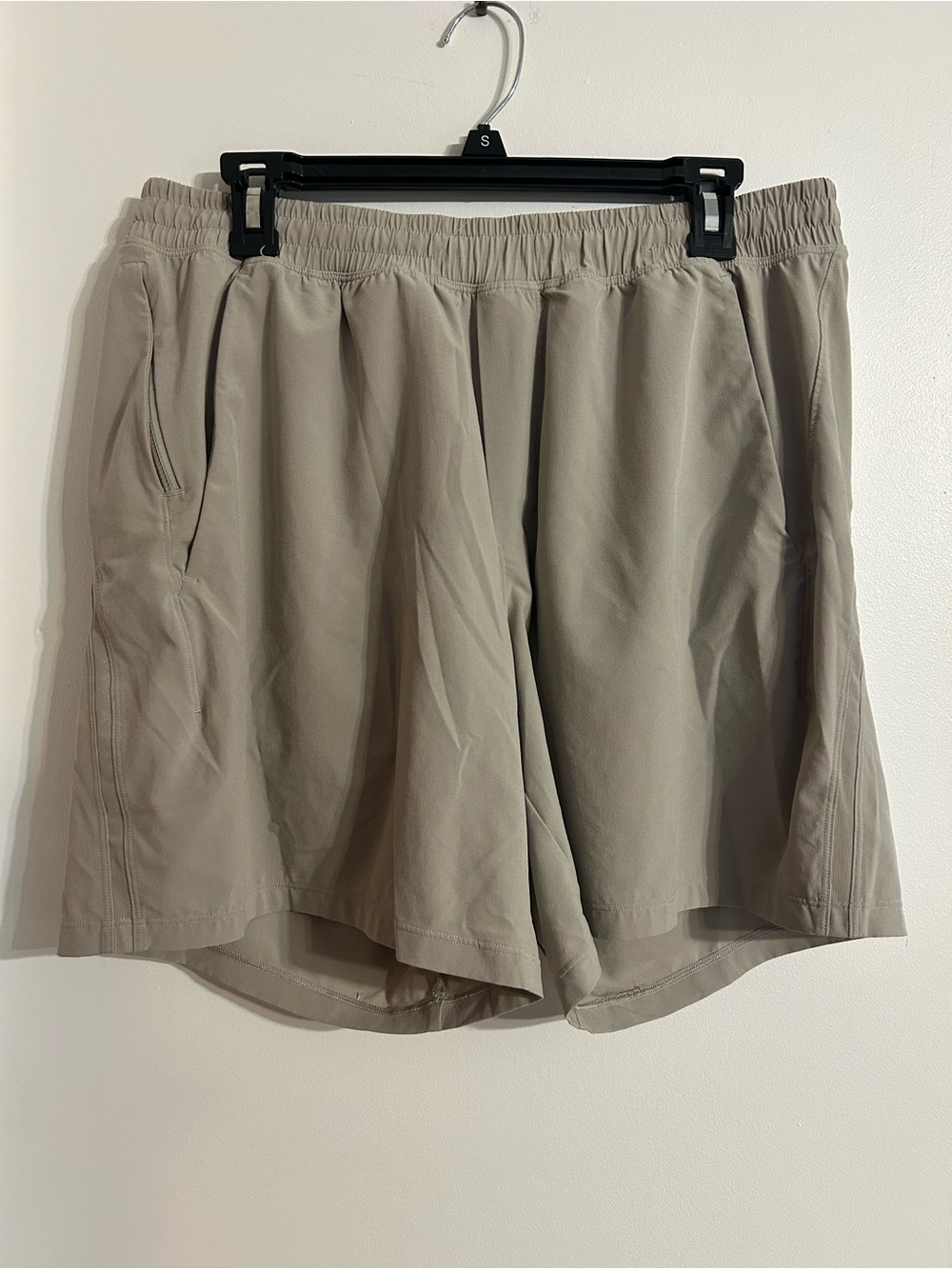 lululemon athletica Men's Athletic Shorts - Taupe